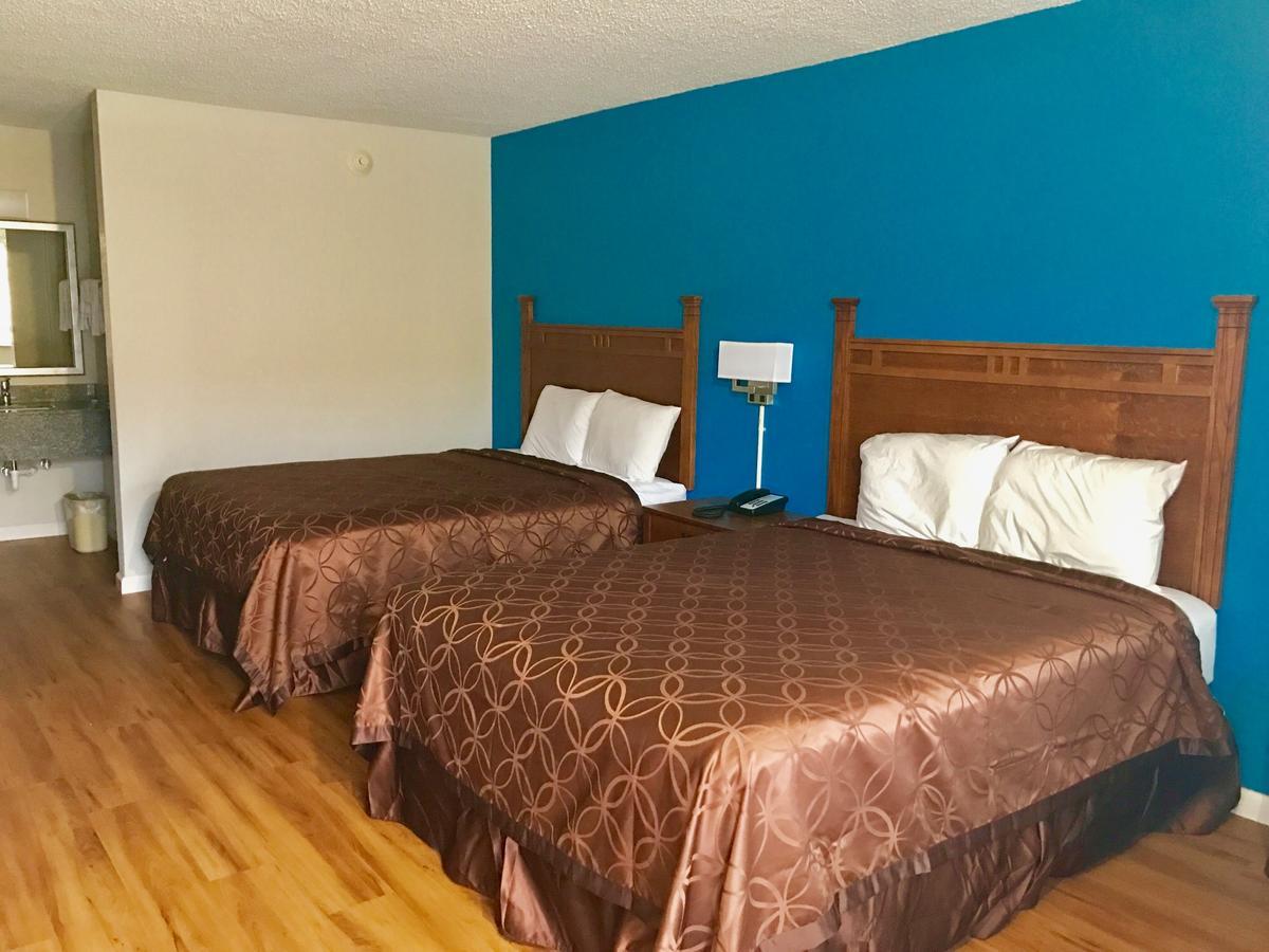 Standard Queen Room