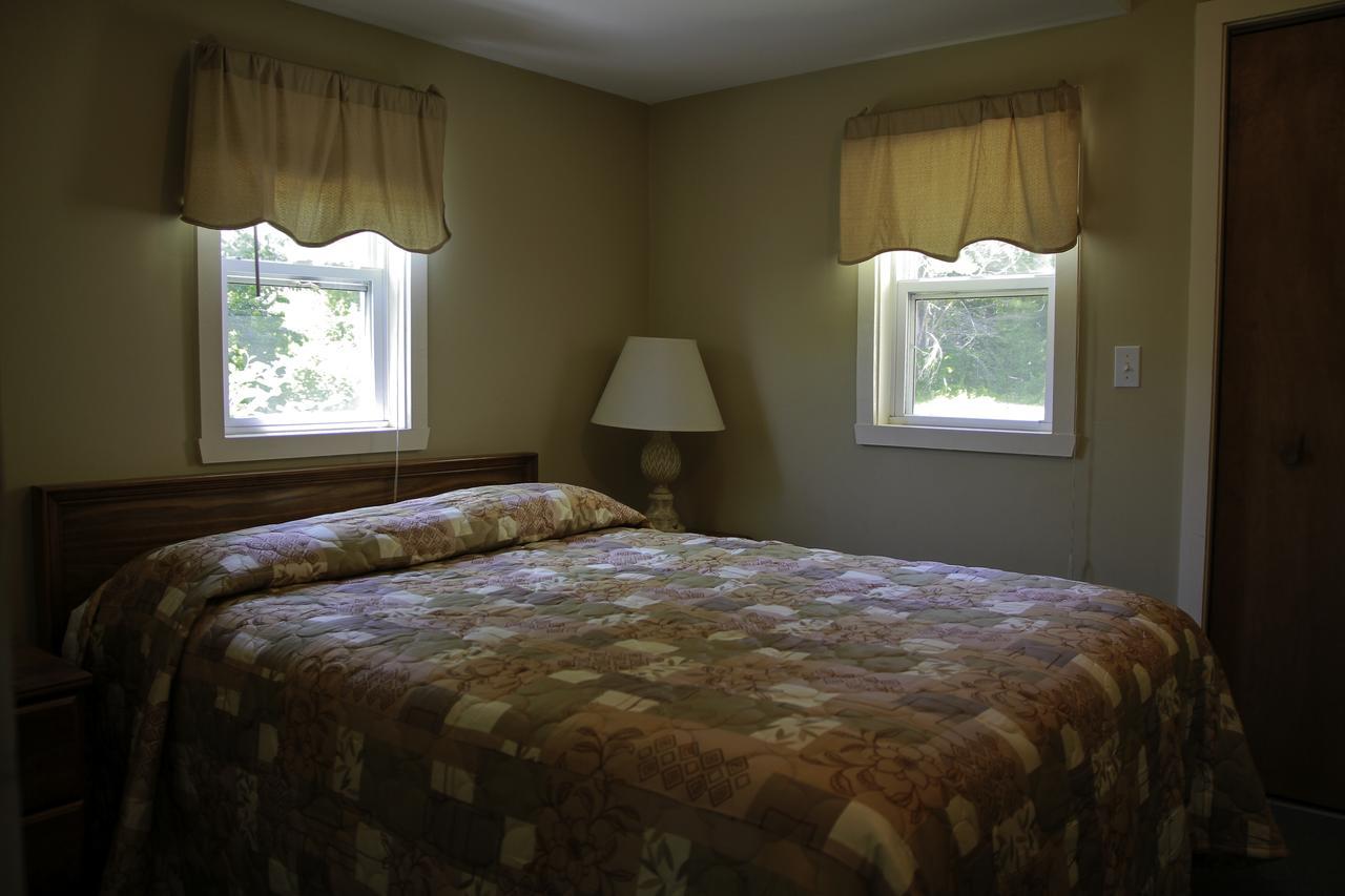 Deluxe Two-Bedroom Cottage,662196309:JPEG