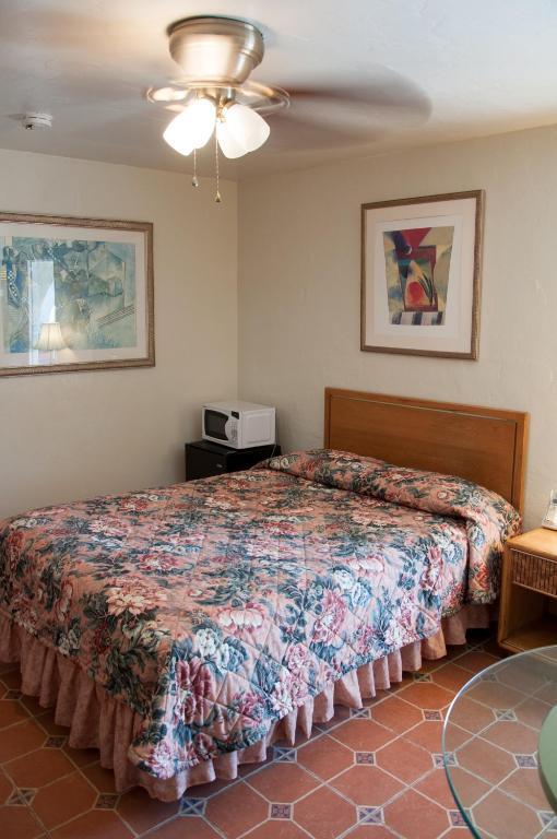 Queen Room with Kitchenette,66412834:JPEG