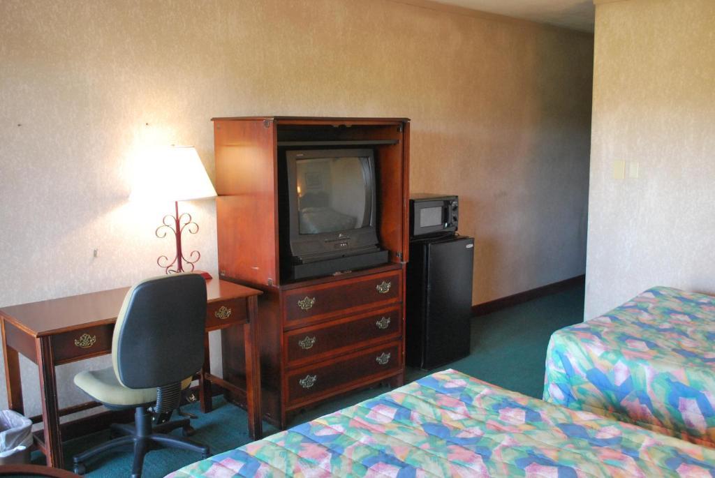 Standard Queen Room Two Queen Beds