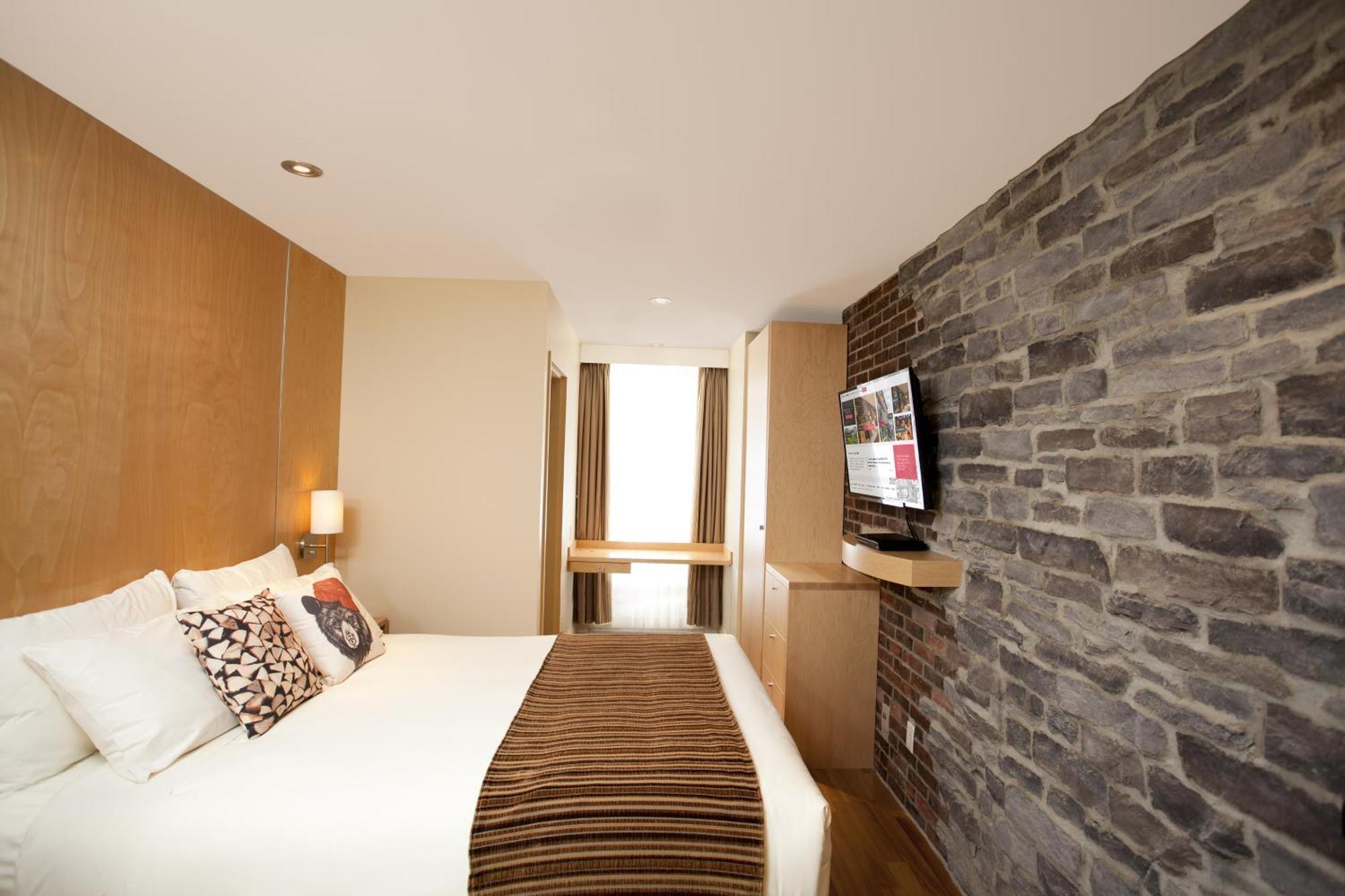 Petite Chambre Lit Queen-Size
