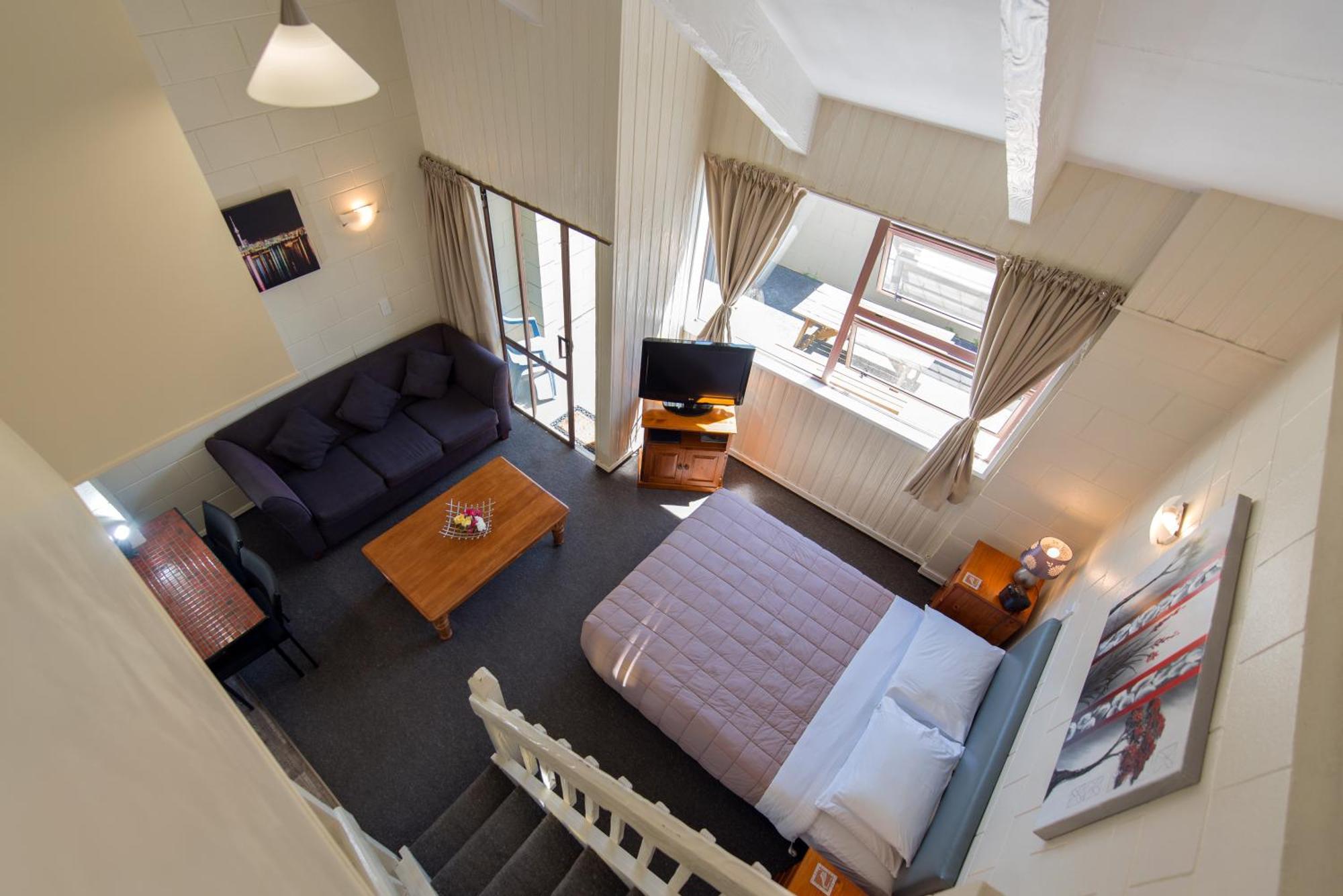 Apartment - Split Level,689194137:JPEG