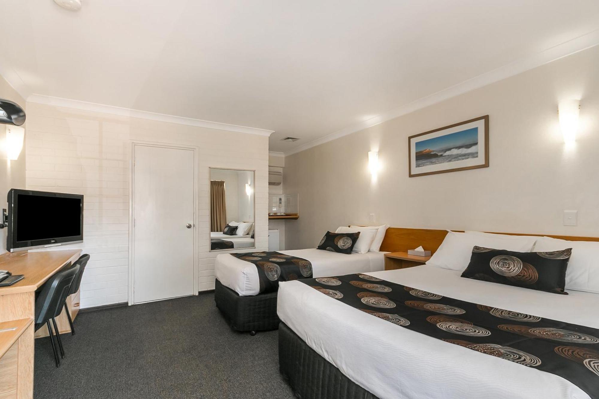 Standard Room,691448244:JPEG
