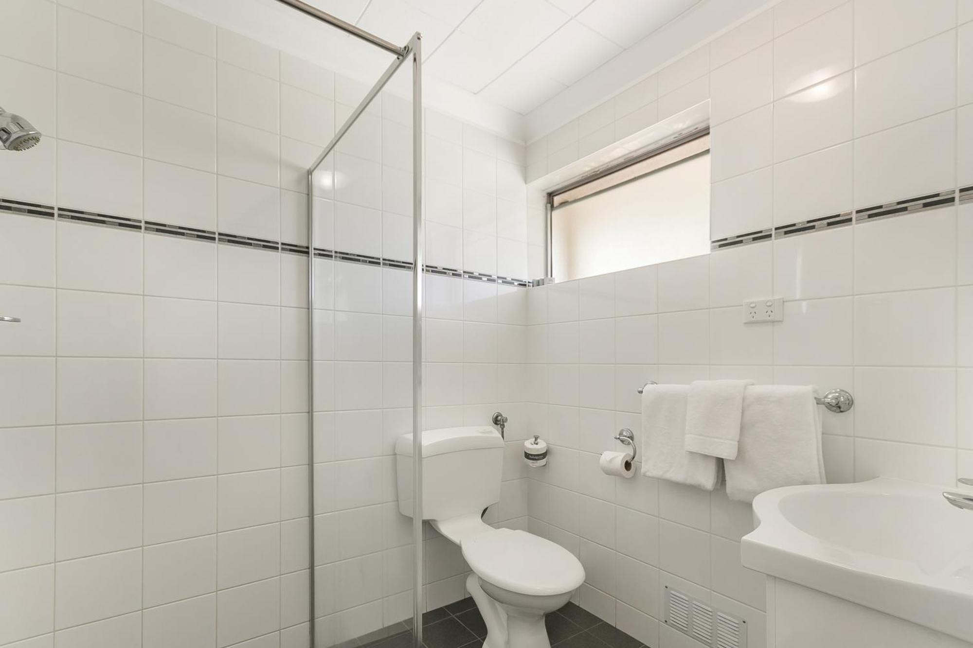 Double Room,691449135:JPEG