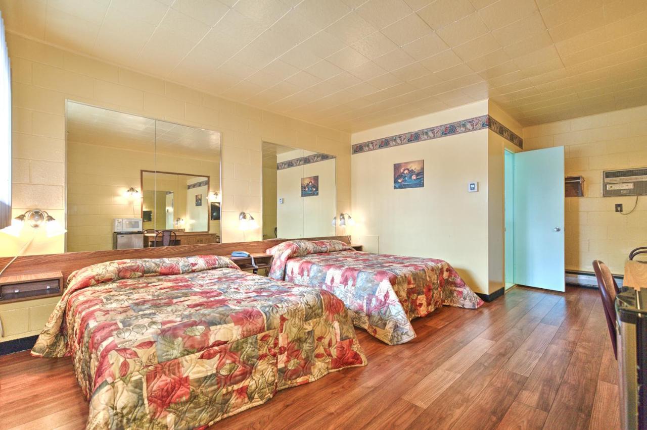 Chambre Double avec 2 Lits Doubles - Fumeurs