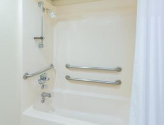 Queen Room - Disability Access/Non-Smoking