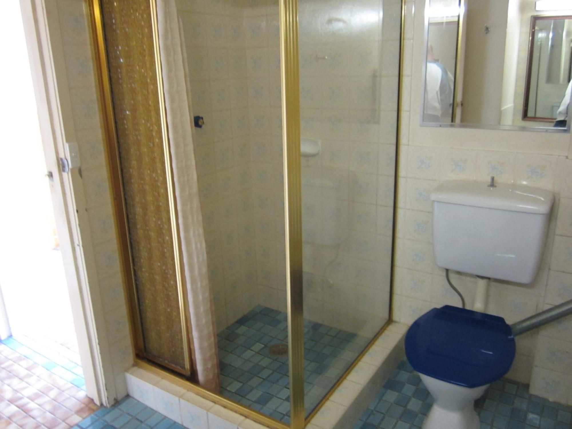 Budget Double or Twin Room,699321372:JPEG
