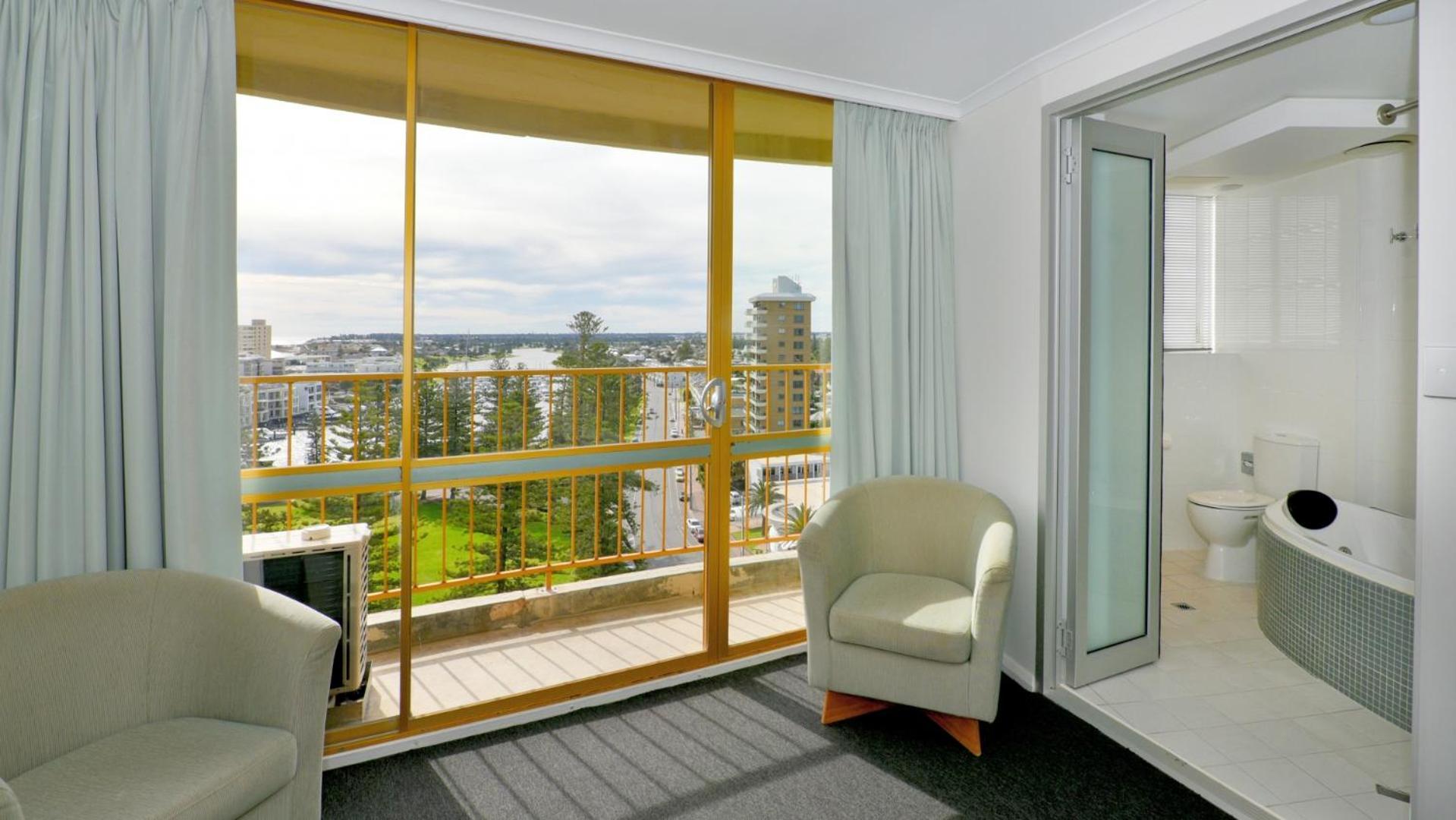 Premium Queen Room Spa Bath