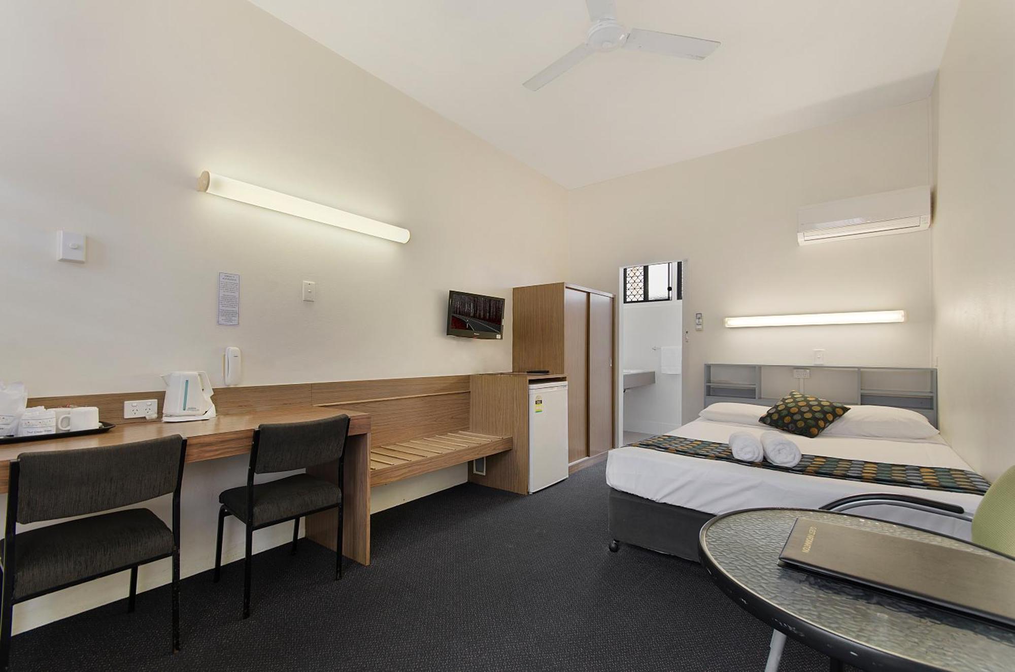 Budget Queen Room,773282608:JPEG