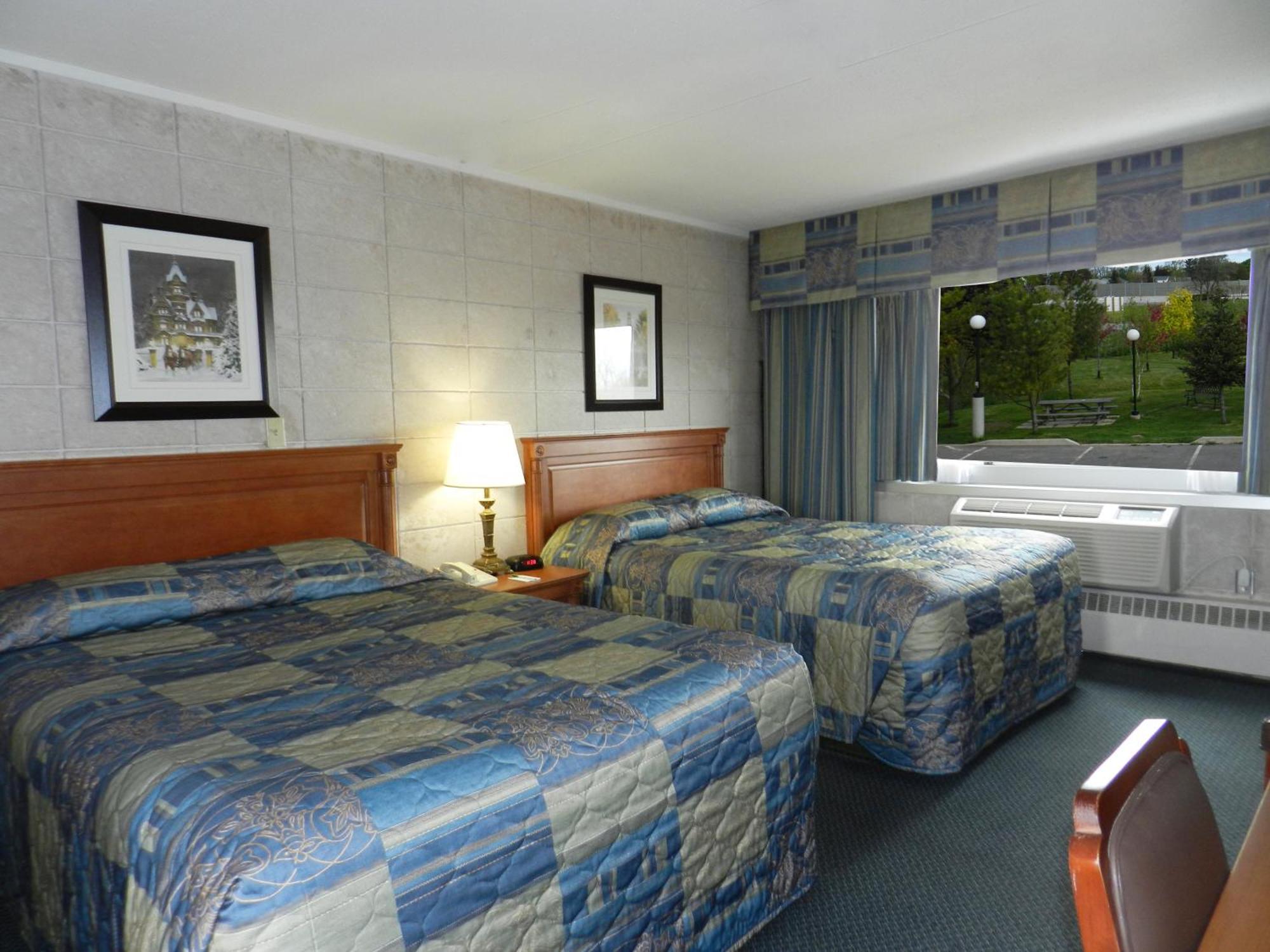 Queen Room Two Queen Beds Non-Smoking