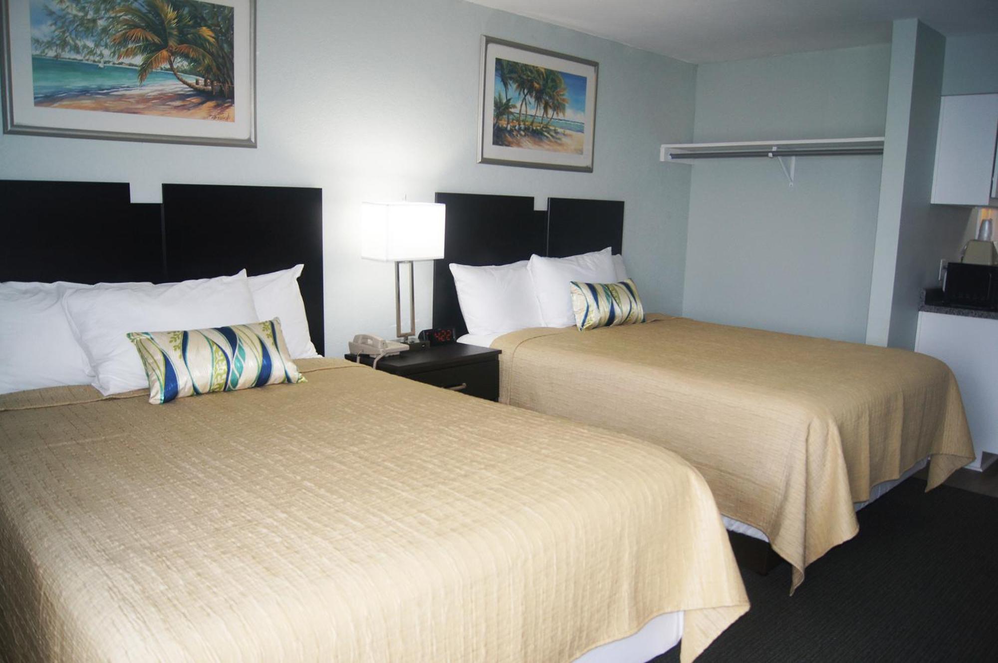 Queen Room with Two Queen Beds and Kitchenette-Oceanfront View,706536025:JPEG