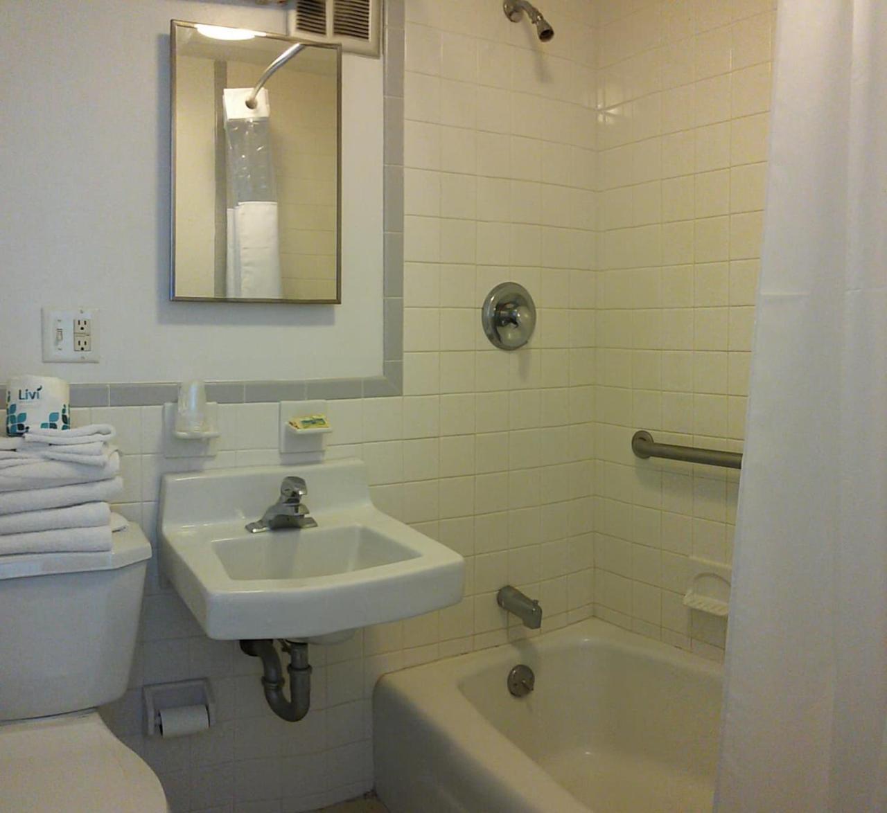 Family Room with Private Bathroom,708063409:JPEG