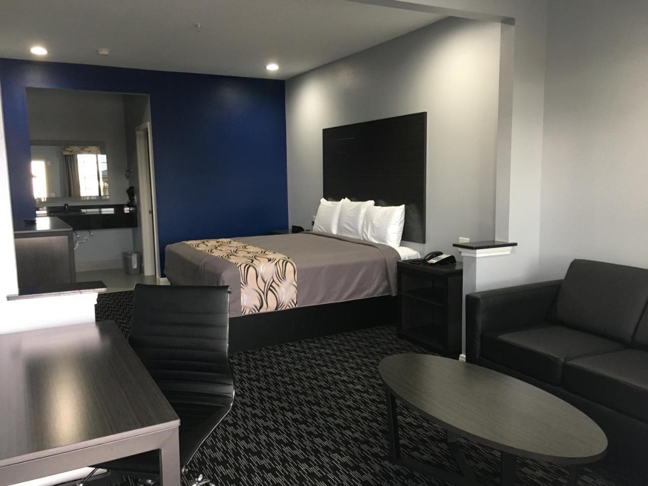 Deluxe King Suite