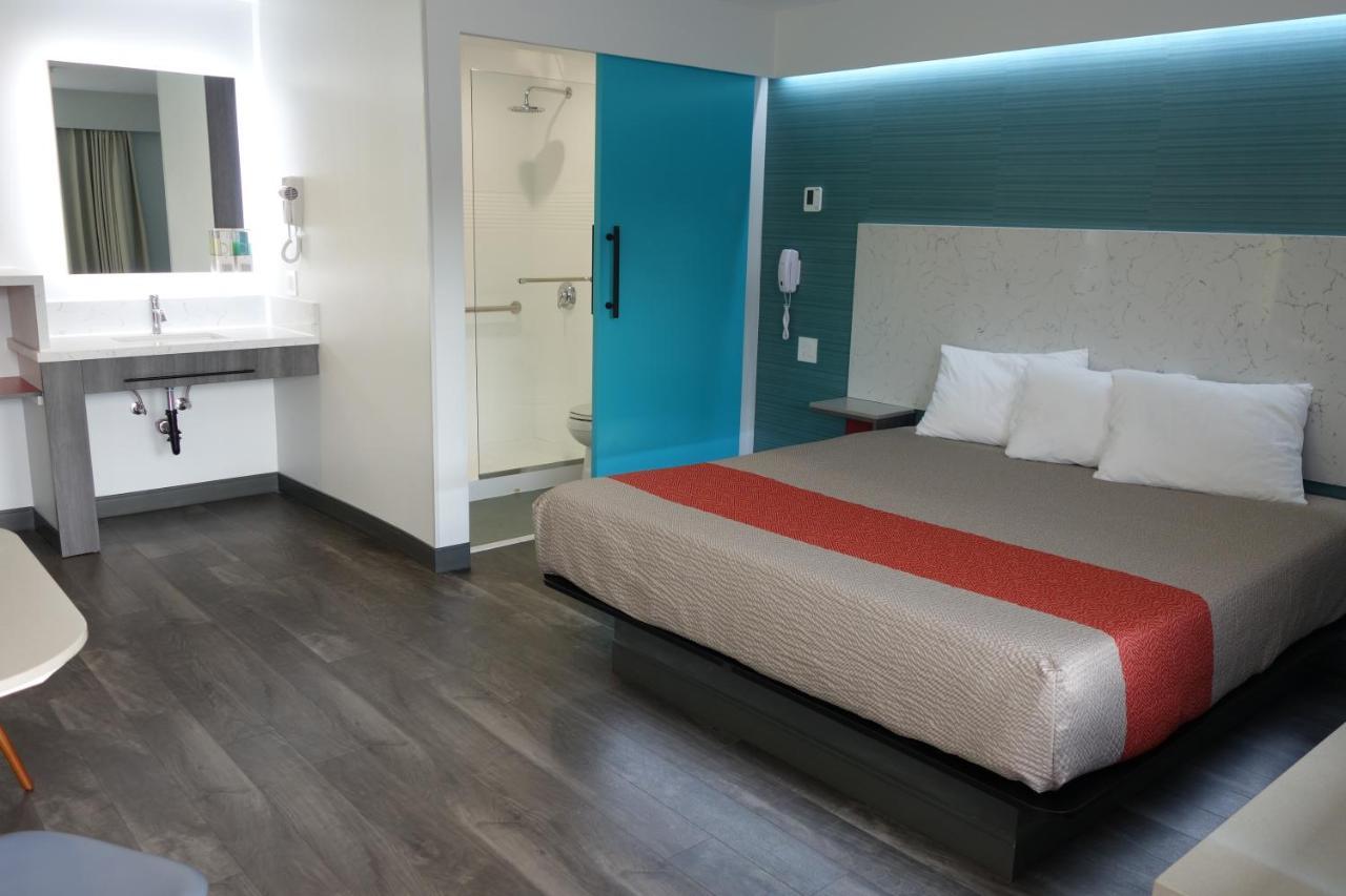 Kamer met Kingsize Bed