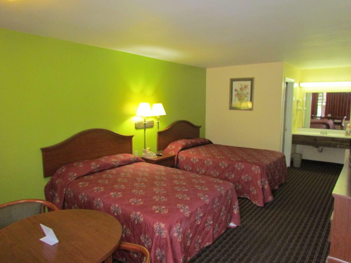Doule Room 2 Beds Accessible RI Shower,1086275296:JPEG