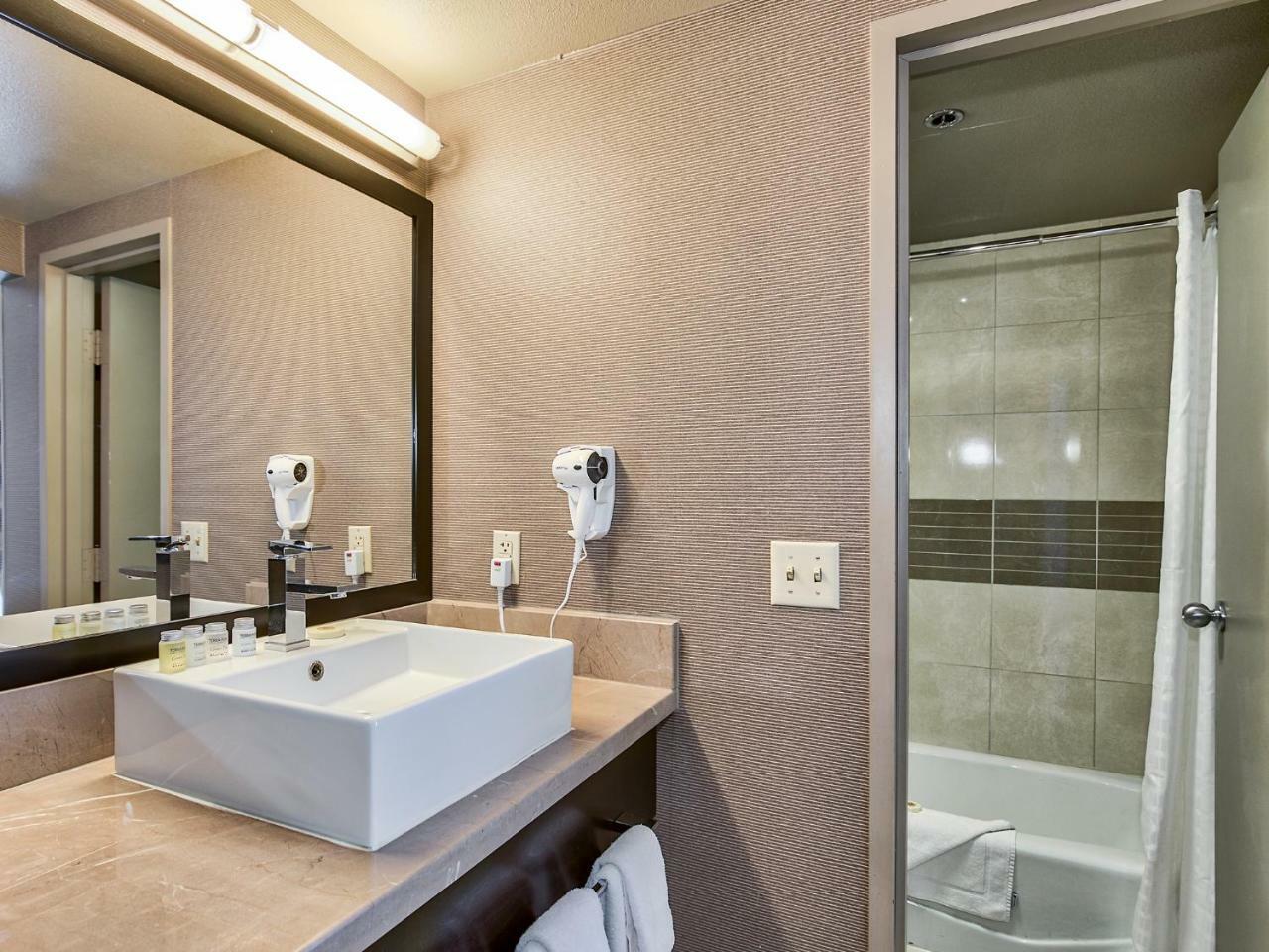 Deluxe Room,1207292980:JPEG