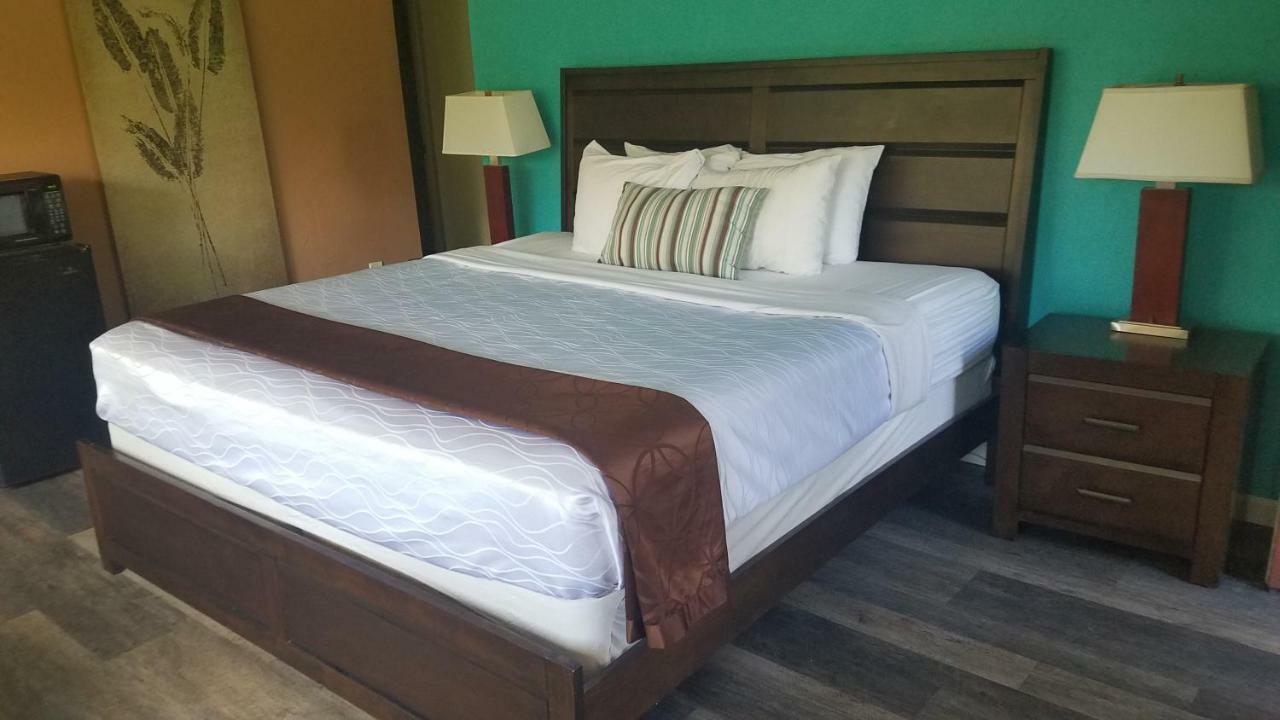 Zimmer mit Kingsize-Bett