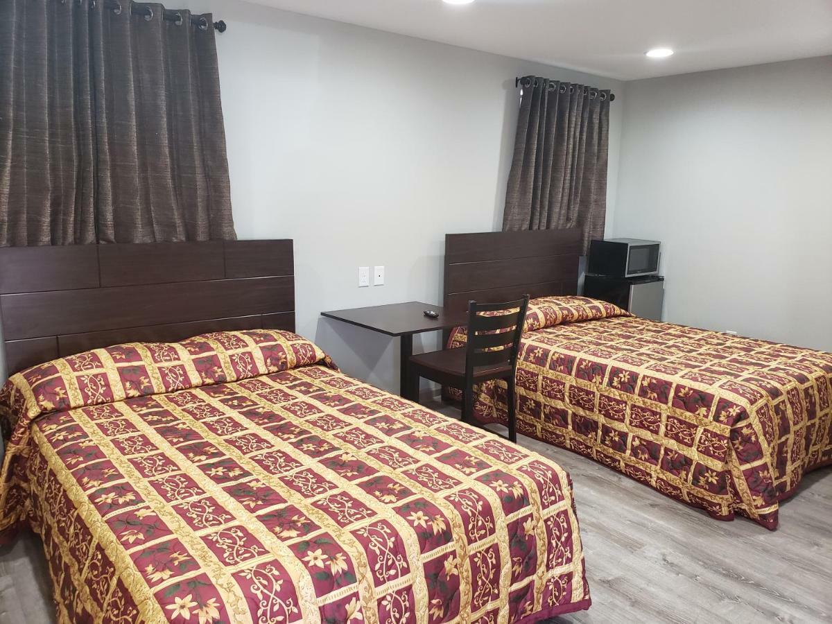 Double Room with Two Double Beds - Non-Smoking,814724120:JPEG