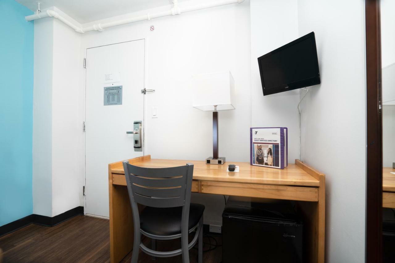 Private Deluxe Bunk Bed Room with Semi-Private Bathroom,815662523:JPEG