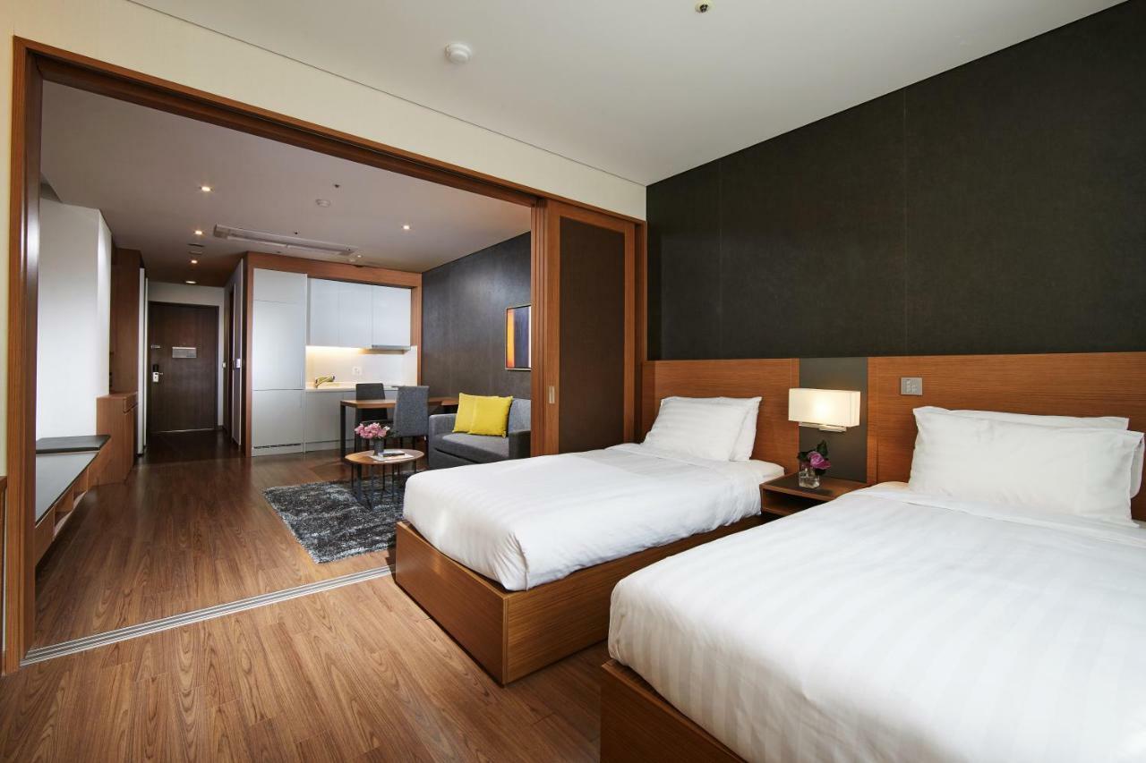 Premier Twin Room,815855654:JPEG