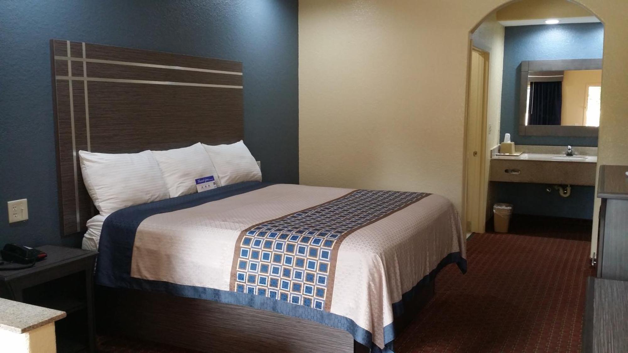 King Room - Non-Smoking,824513717:JPEG