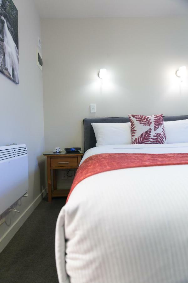 Small Queen Studio,1221896452:JPEG