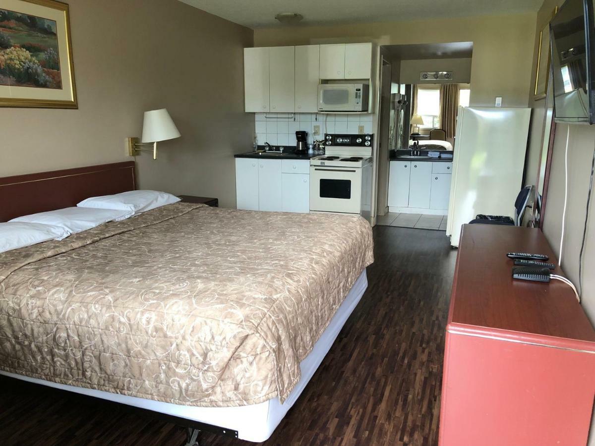 Habitación con cama grande