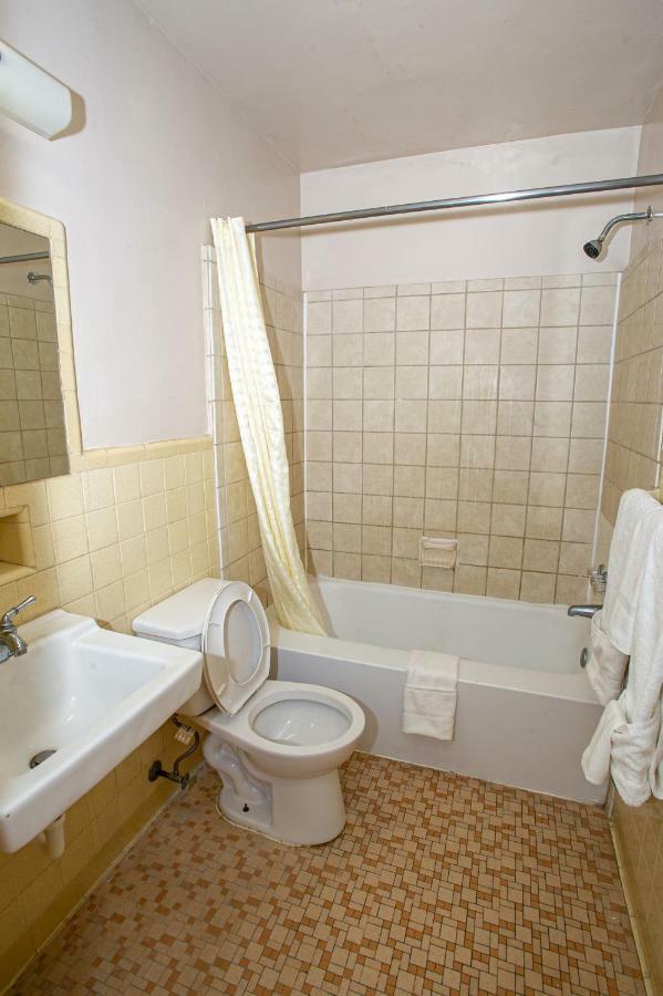 Standard Double Room - Smoking,834107717:JPEG