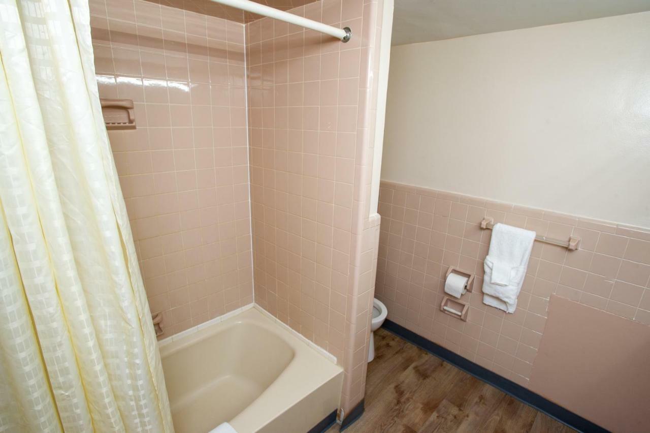 Standard Double Room,834107963:JPEG