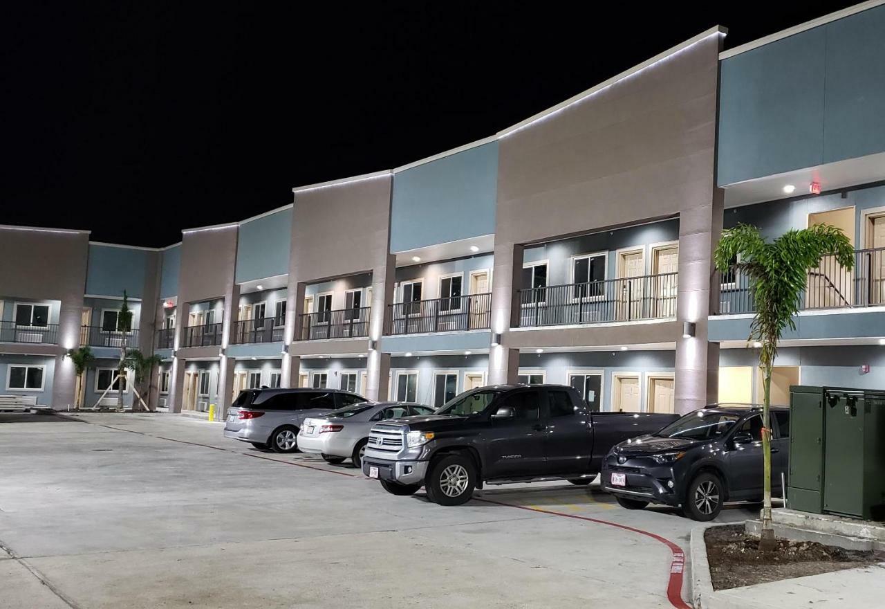 Queen Room,843354230:JPEG