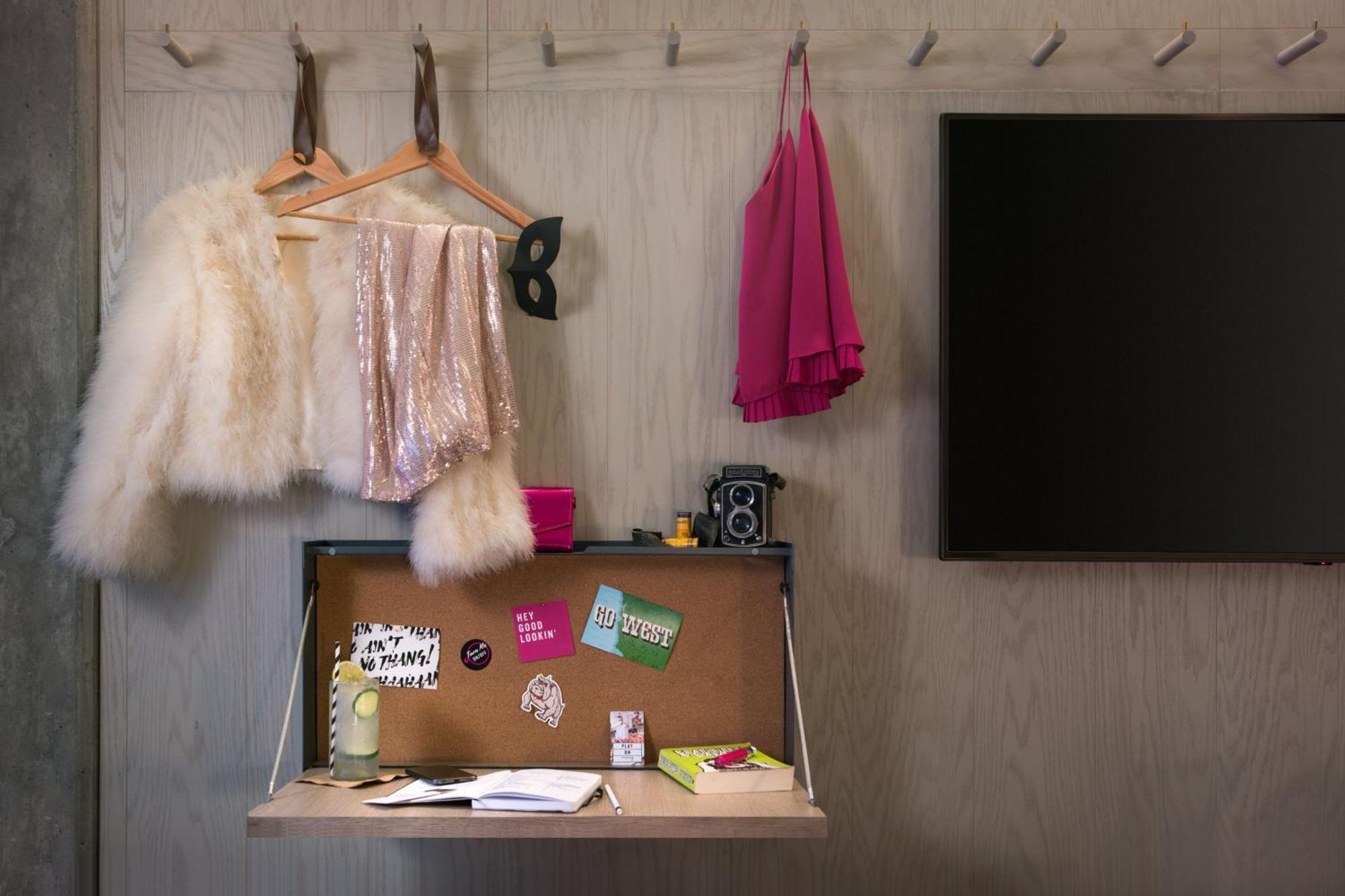 Queen Room