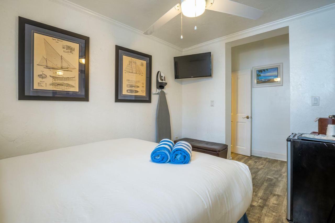Small Queen Room