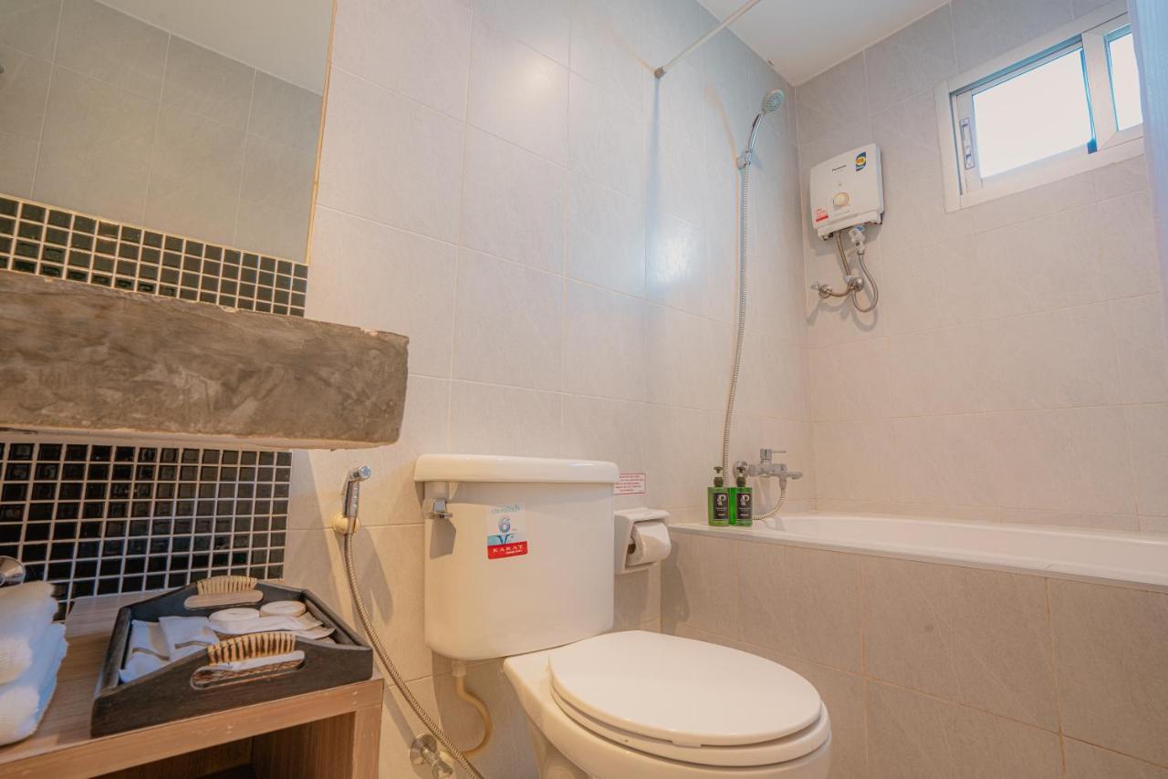 Family Room,933227920:JPEG