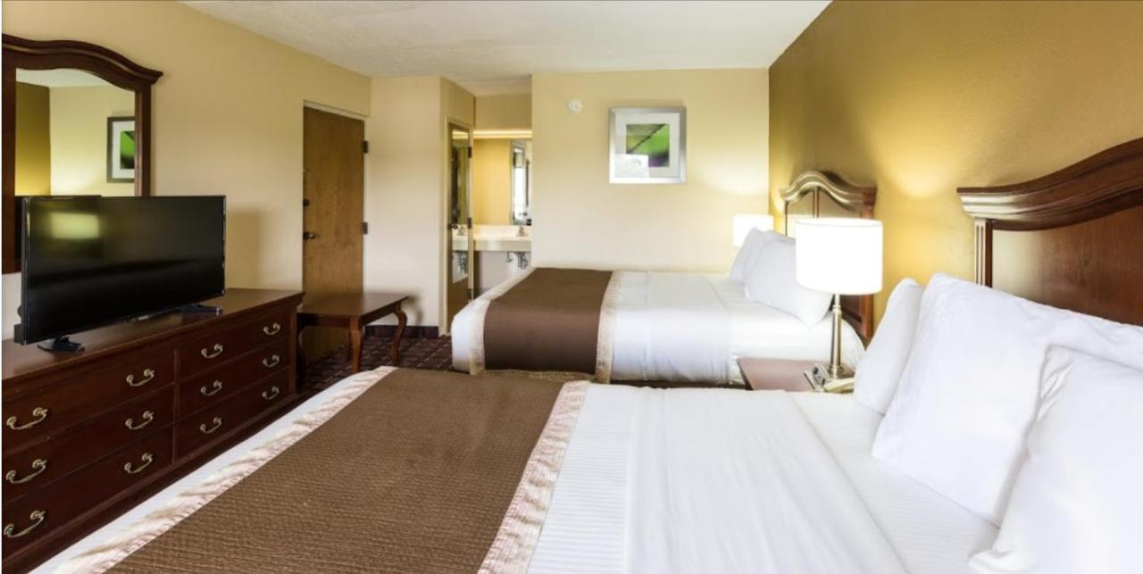 Deluxe Queen Room with Sofa Bed - Non-Smoking,1588094155:JPEG