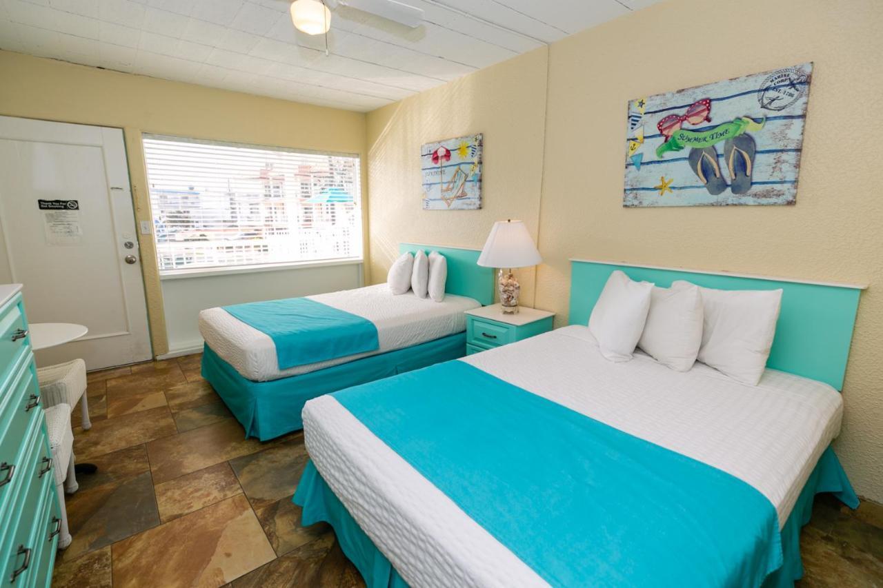 Two Double beds Kitchenette,968675353:JPEG