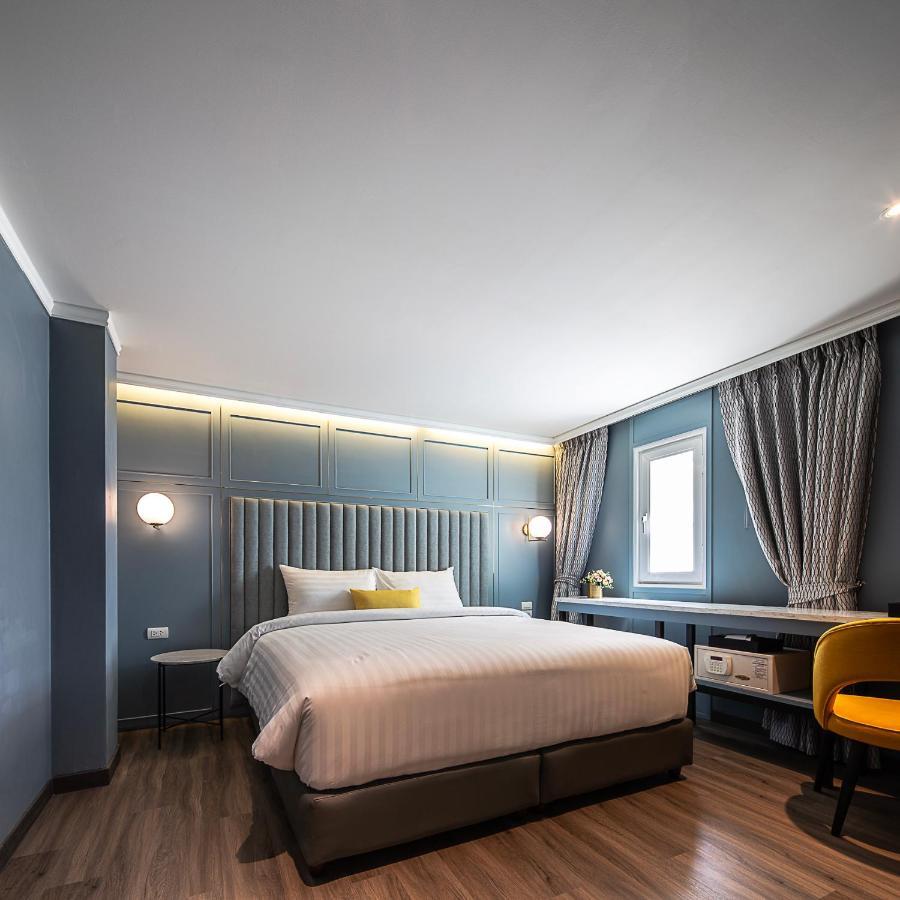 Premium King Room