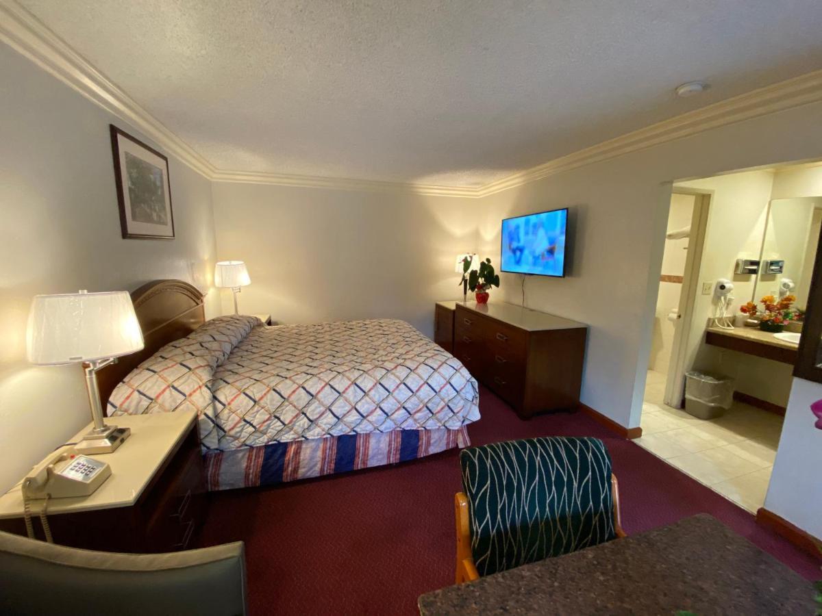 Deluxe King Room,983250859:JPEG