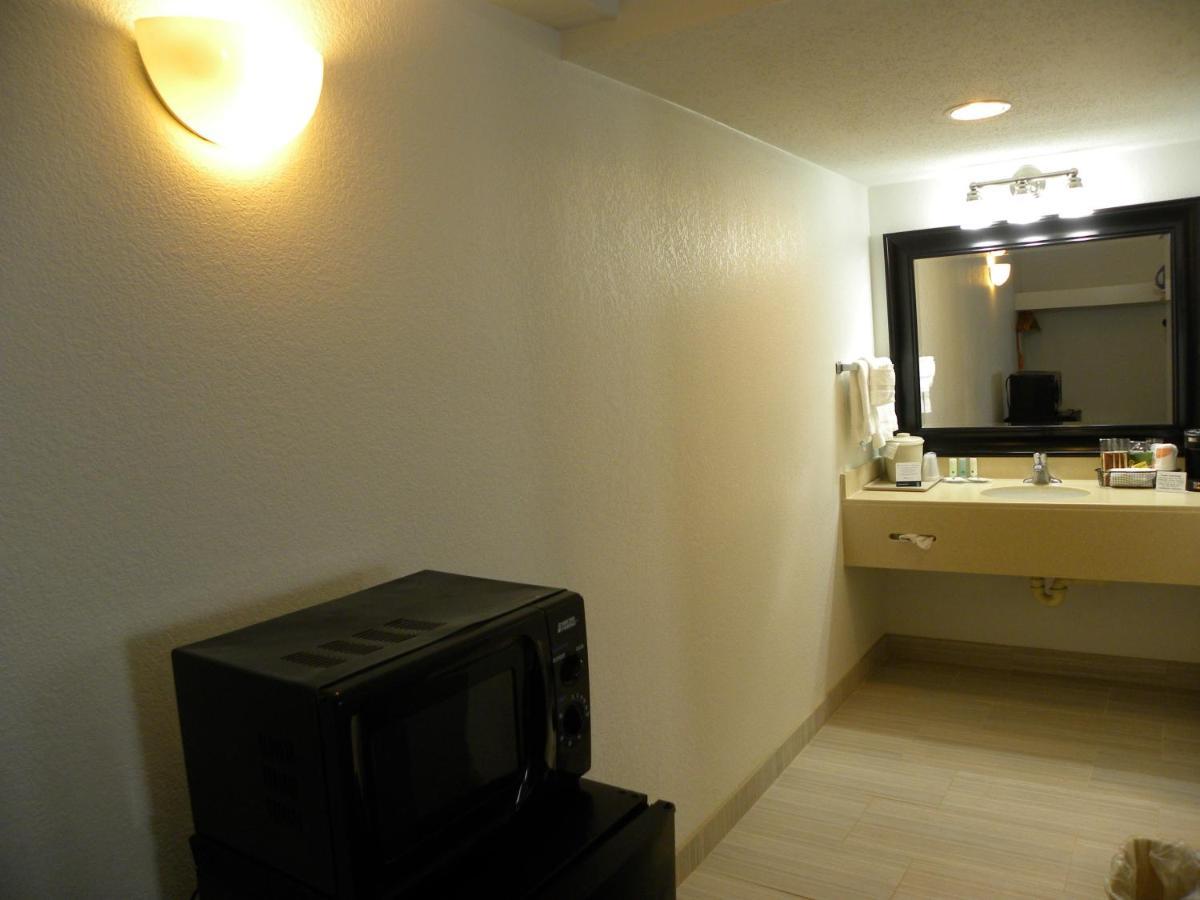 Double Room Two Double Beds Accessible or Non-Smoking