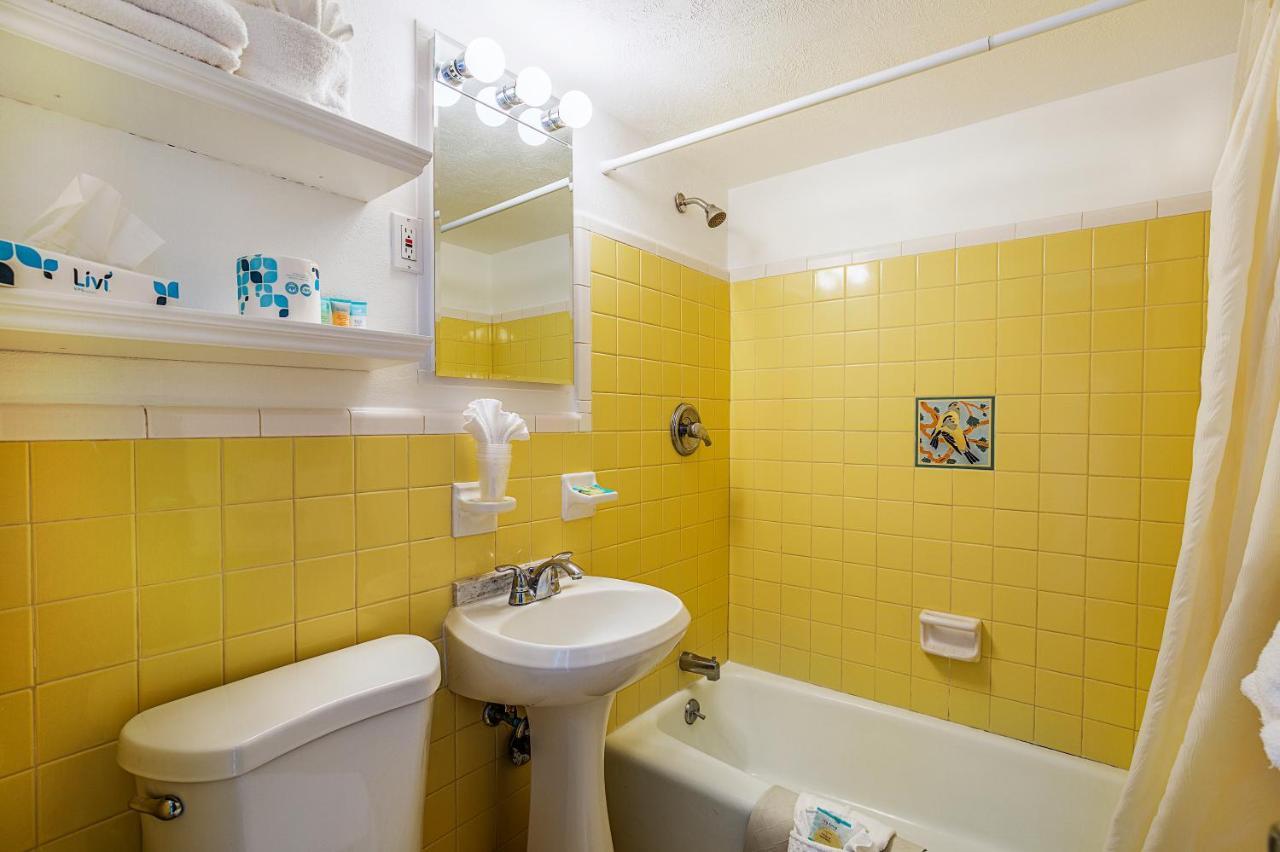 One Bedroom Suite Two Queen Beds Efficiency Partial Ocean View,1772112794:JPEG