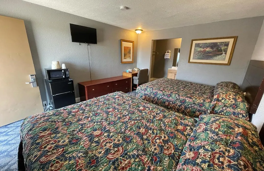 American Inn Council Bluffs-1