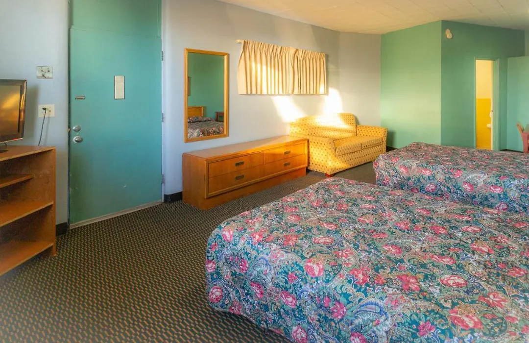 Red Horse Motel Dayton Moraine-1