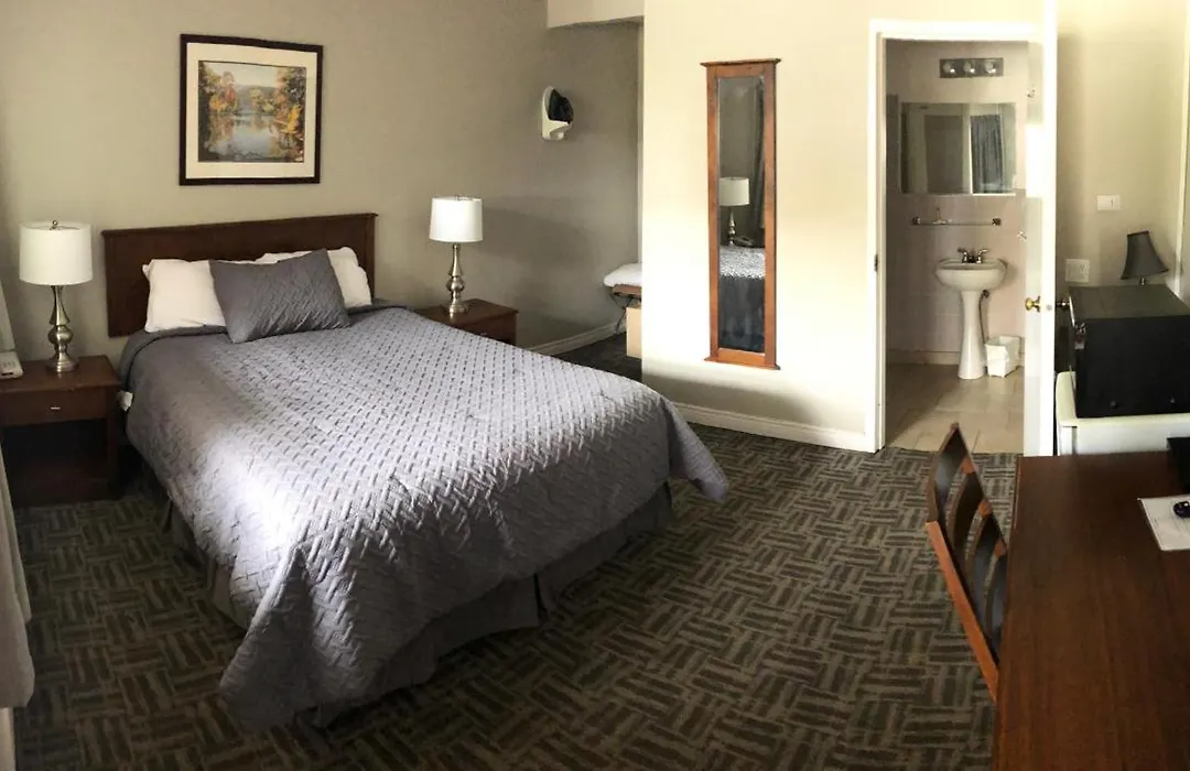 Bluenose Inn & Suites-1