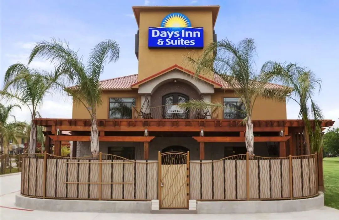 Days Inn & Suites By Wyndham Houston North-Spring-1