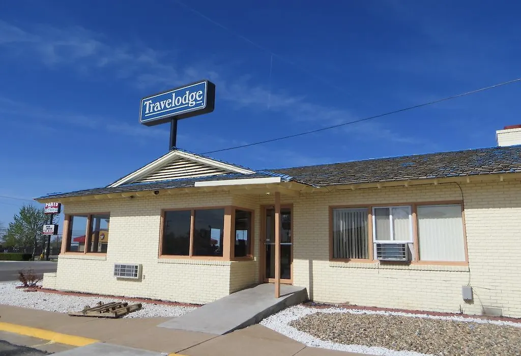 Travelodge By Wyndham Dodge City-1