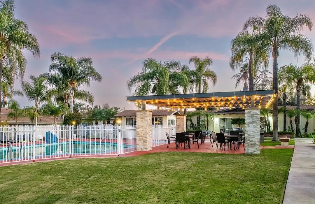 Fallbrook Country Inn-1