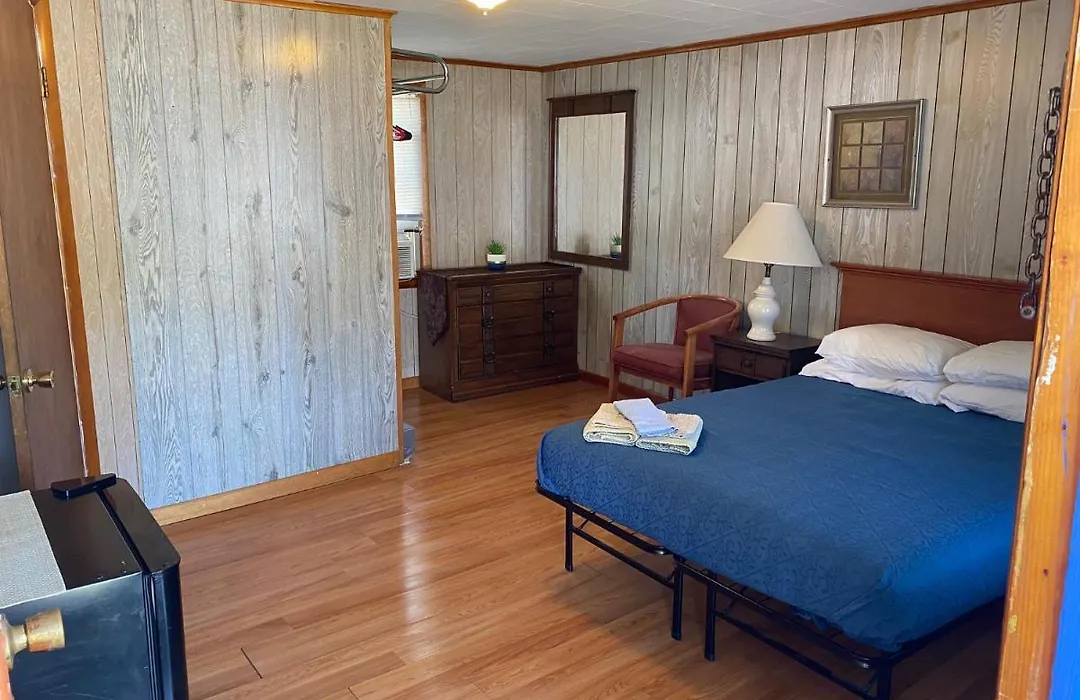 Hillside Motel-1