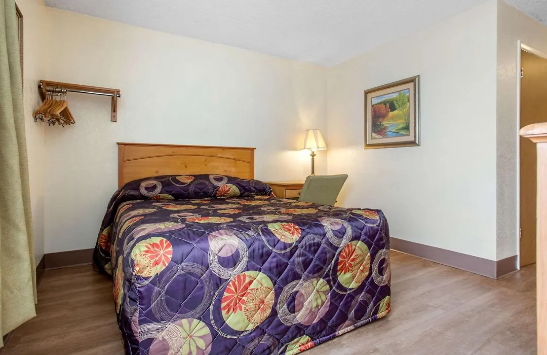 Rodeway Inn Asheville-1