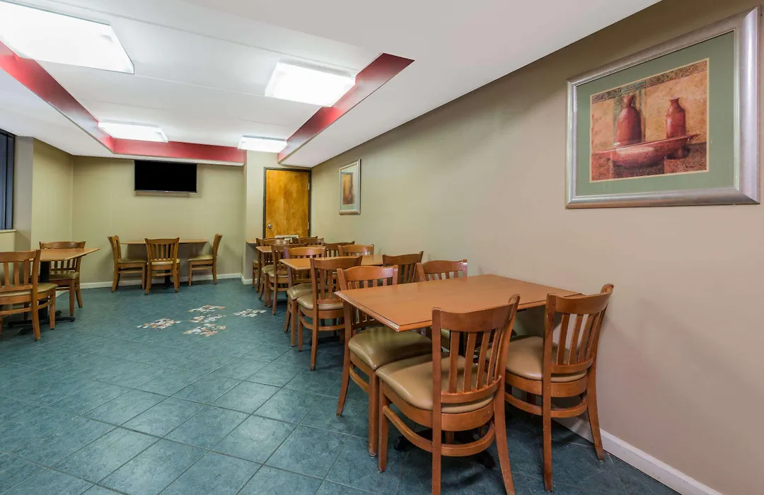Days Inn By Wyndham Hurstbourne-1