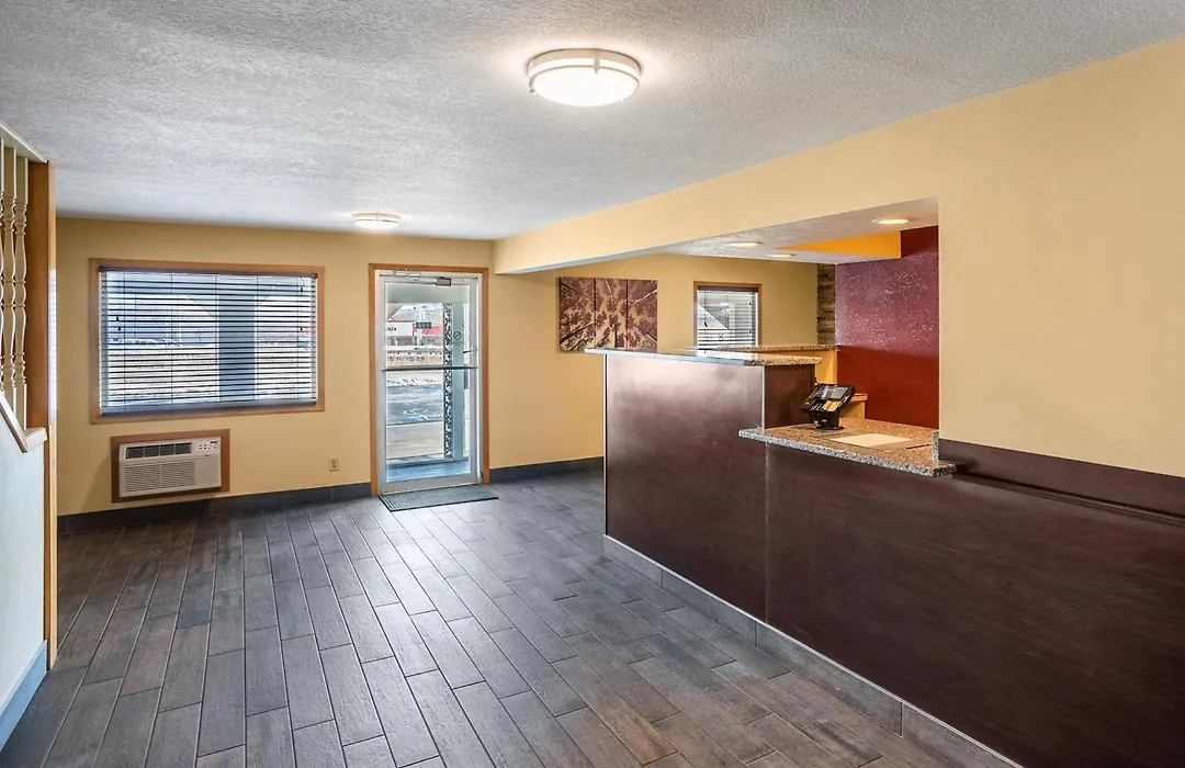 Red Roof Inn Des Moines-1