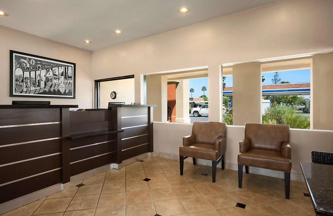 Super 8 By Wyndham Salinas-1